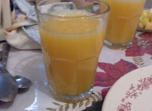 Una foto de Suero ranchero ó Agua mango naranja y jitomate amarillo las tías correa