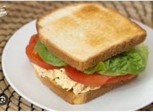 Una foto de Sándwich de Pollo