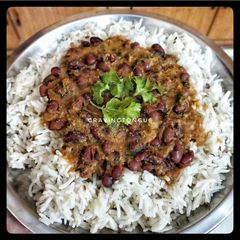 A picture of Rajma masala.