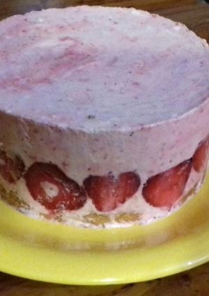 Una foto de Torta helada de Frutillas