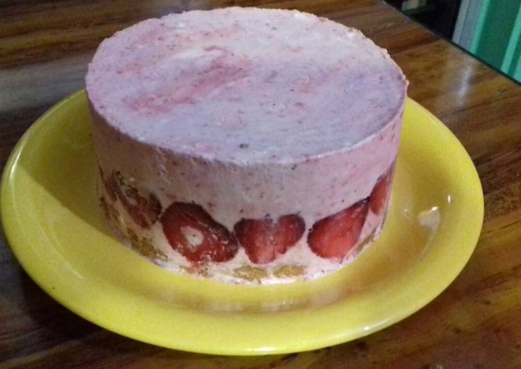 Recipe of Favorite Torta helada de Frutillas