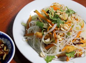 Hình của món Mì xào chay dễ chế biến mà ngon cho Ngày rằm.