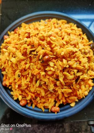 જાડા પૈવા નો ચેવડો(Paua No Chevdo Recipe In Gujarati) રેસીપી મુખ્ય ફોટો