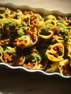Una foto de Lumaconi rellenos con pesto