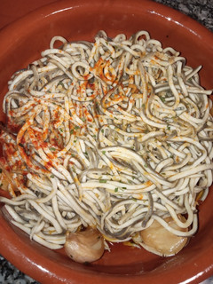 Una foto de Gulas al ajillo