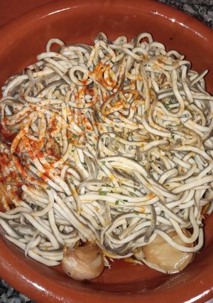 Una foto de Gulas al ajillo