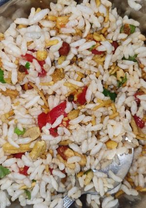 भेल पूड़ी(bhel pudi recipe in hindi) रेसिपी मुख्य फोटो