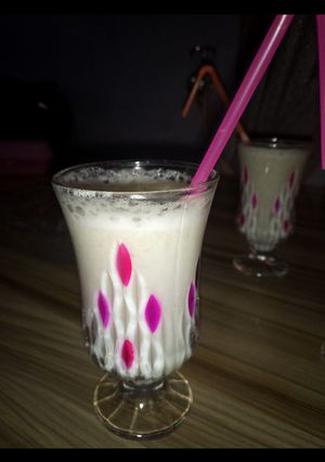 A picture of Banana smoothie.