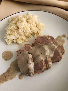 Una foto de Solomillo de cerdo al limón y salsa de setas (en freidora de aire)