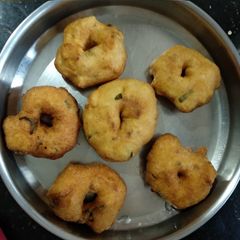 Moru moru ulunthu vadai A picture of Moru moru ulunthu vadai.