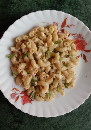 A picture of Cheesy White Sauce Pasta.