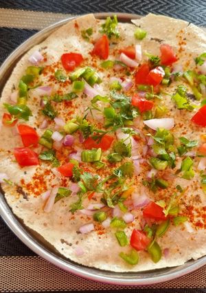 A picture of Masala papad.