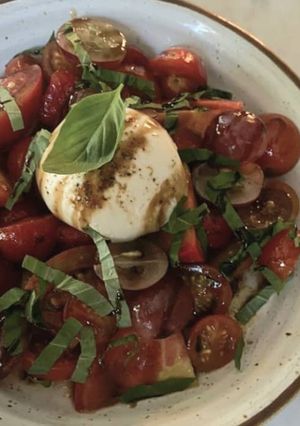 Foto de Salada de Tomate e Burrata