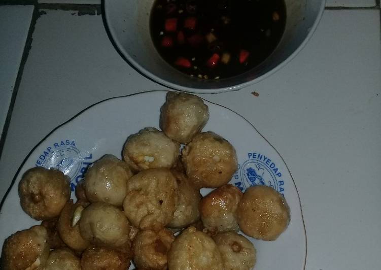 Cilok goreng ketan sambel kecap rawit