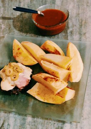 Una foto de Hamburguesas con papas cuñas