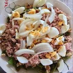 Una foto de Ensalada completa saludable
