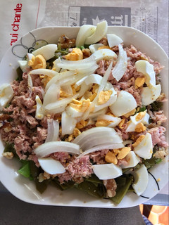 Una foto de Ensalada completa saludable