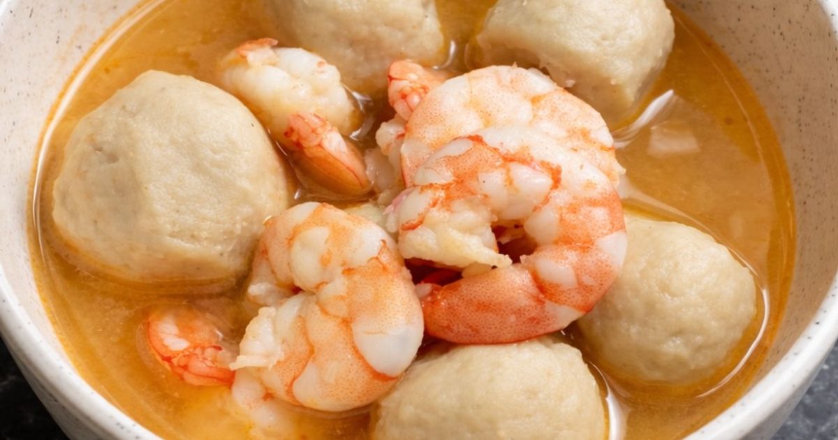 Sup Udang dengan Bakso Ikan Tenggiri