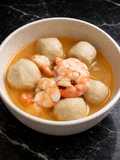 Sup Udang dengan Bakso Ikan Tenggiri