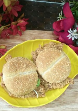 A picture of Crispy chicken burger.