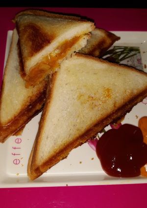 A picture of Masala cheese sandwich.