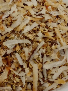 કોકોનટ મુખવાસ (Coconut Mukhwas Recipe In Gujarati) રેસીપી મુખ્ય ફોટો