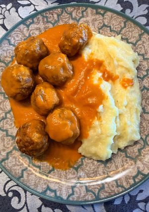 Una foto de Albóndigas con salsa de vino tinto