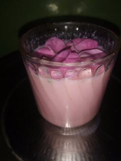 ரோஸ்மில்க் (Rosemilk recipe in tamil) செய்முறை முக்கிய புகைப்படம்