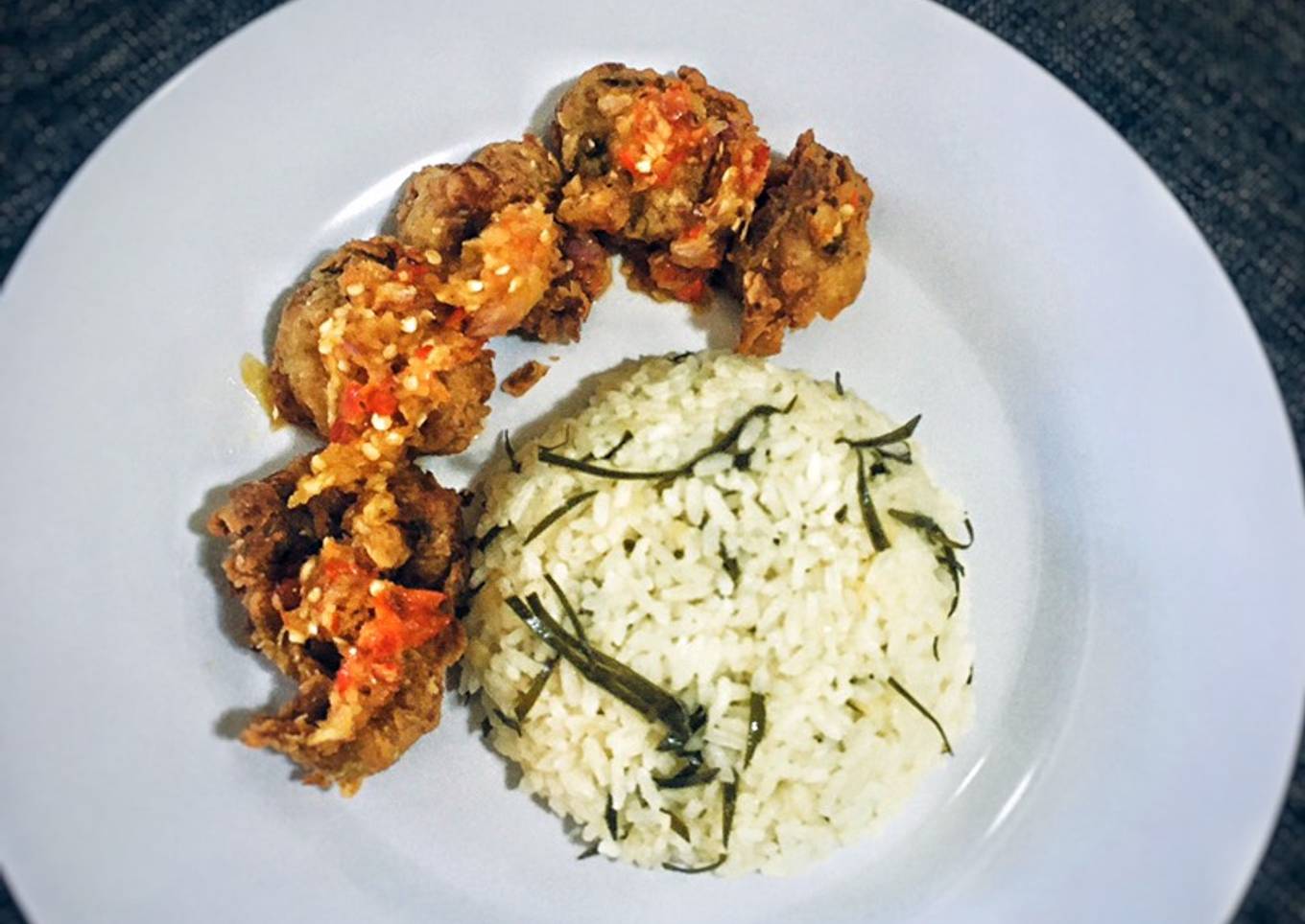 Nasi daun jeruk Lele Popcorn Sambal Korek