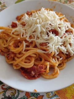 Una foto de Espaguetis con tomate