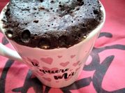 Una foto de bizcochuelo con harina integral y cacao amargo