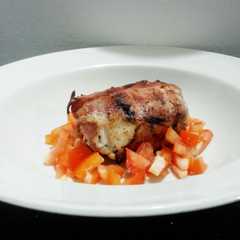 A picture of Bacon Wrapped Chicken with Herb Butter filling/Dada Ayam Isi Bungkus Bacon.