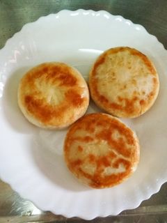 氣炸冷凍餡餅簡易早餐(氣炸鍋) 的食譜成品照片