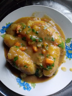 A picture of Matoke in Curry Sauce.
