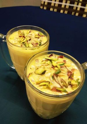 A picture of Mango Nuts Smoothie.