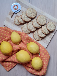 Una foto de Galletitas de avena y limón 🍋 Ideal principiantes ♥