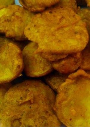A picture of Aloo Pakora.