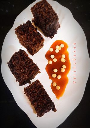 A picture of Vanilla Caramel Chocolate Brownies.
