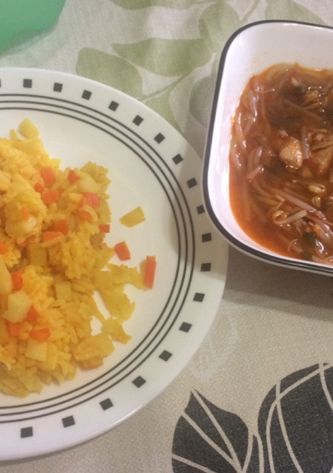 Una foto de Sopa con germinado de soya y arroz