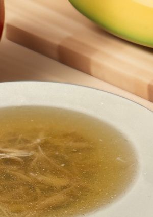 Una foto de Sopa de pollo en olla GM H o tradicional