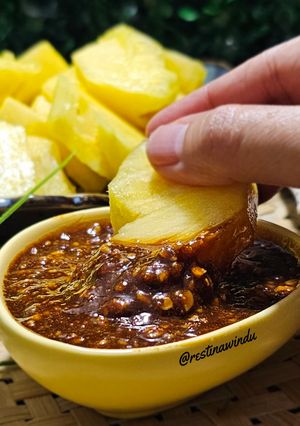 Foto resep Sambal Rujak Manis Ulek Buah Nanas