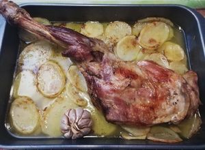 Una foto de Paletilla de cordero al horno