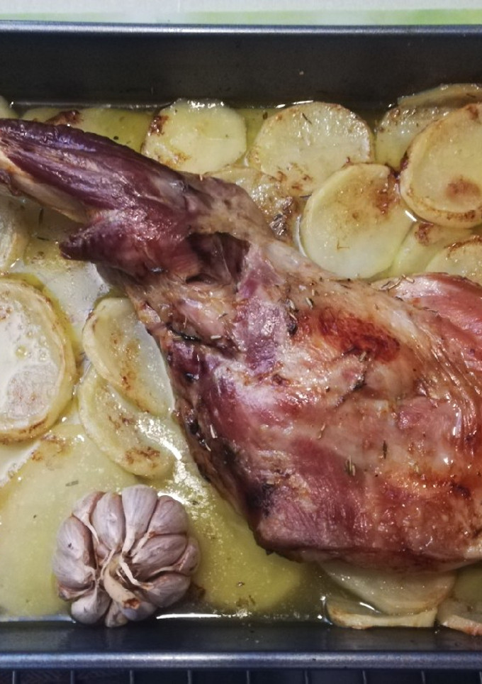 Una foto de Paletilla de cordero al horno