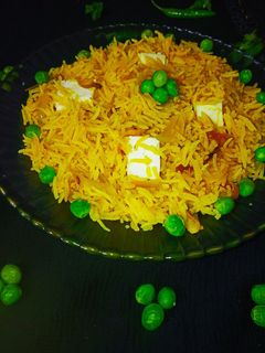 हांडी मटर पनीर पुलाव (handi matar paneer pulao recipe in Hindi) रेसिपी मुख्य फोटो