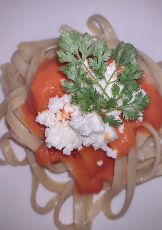 Una foto de Pasta con salsa de tomate