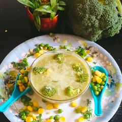 A picture of Broccoli cheese soup.