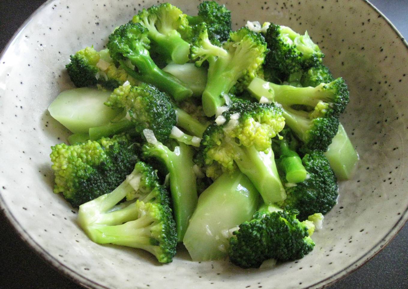 Broccoli with Garlic Sauce