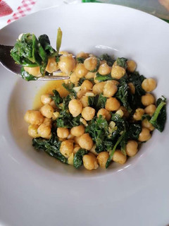 Una foto de Garbanzos con espinacas al curry