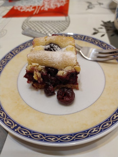 Rácsos meggyes pite recept fotója