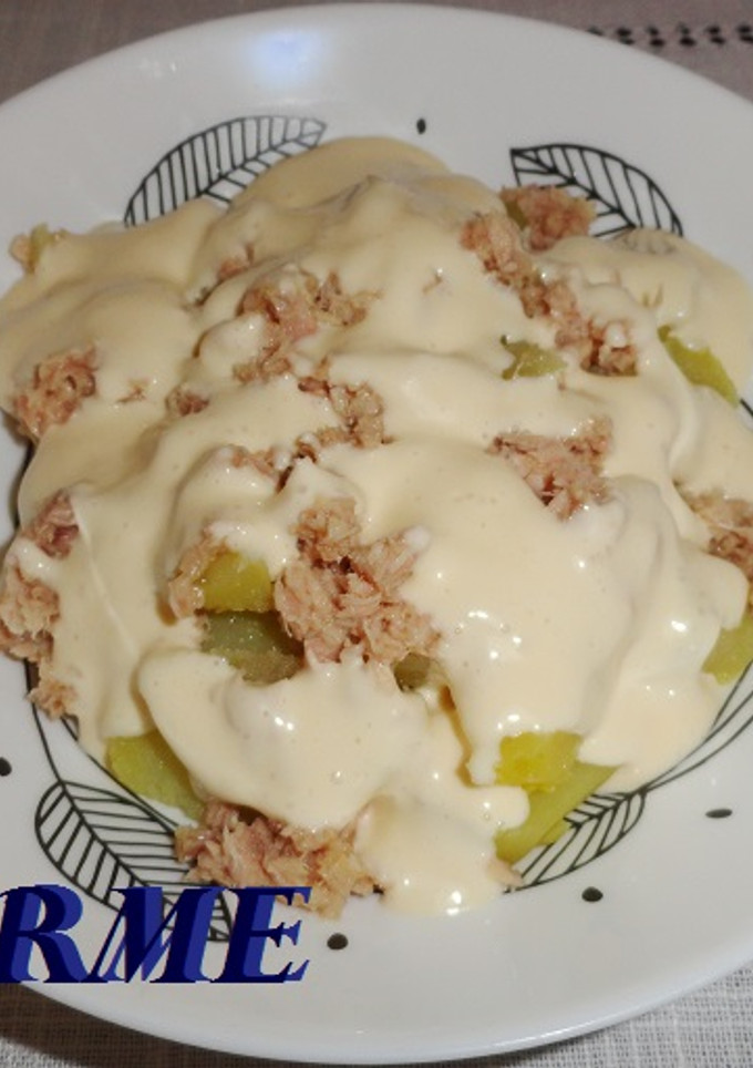 Una foto de Patatas con atún y salsa mahonesa